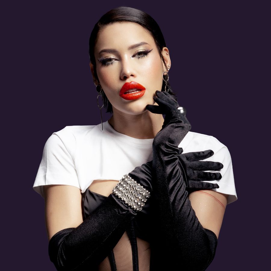Ana del Castillo